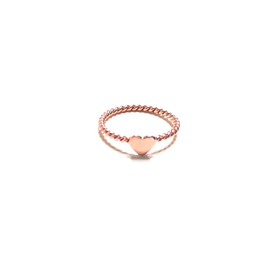 Anillo de plata 925 corazón trenzado y baño de oro rosa. Frontal