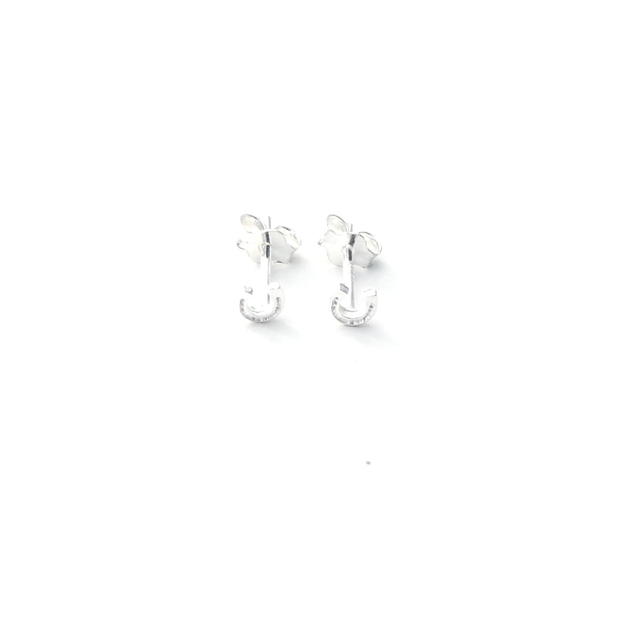 Pendientes de plata de ley 925 con forma de herraduras. Son small and cute y te quedarán perfectos. Elegantes y discretos. Ideal para los amantes de la equitación